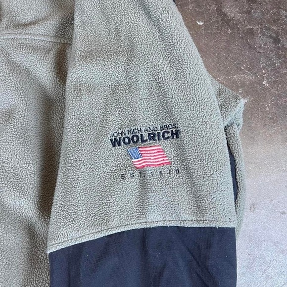 Vintage 90s Green and black fleece woolrich zip-up jacket - Picture 4 of 8